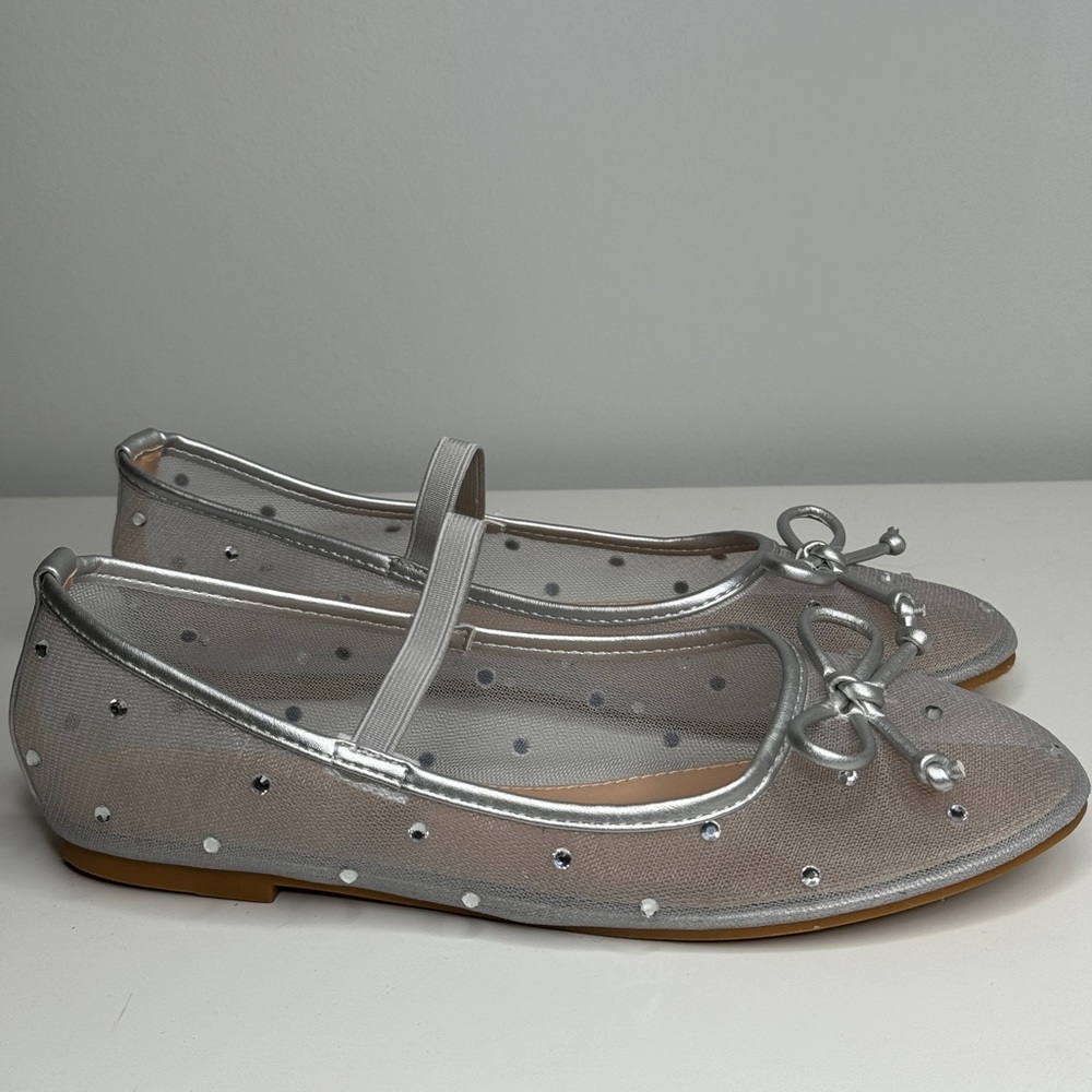 Shoes sandals silver color with diamonds, size 8